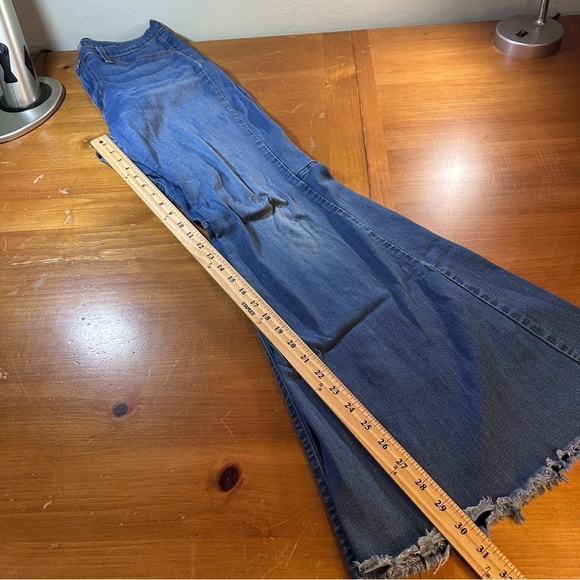 Judy Blue Bell Bottom Women's Jeans - Picture 6 of 10